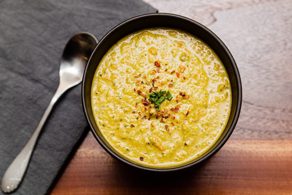 Creamy Vegan Broccoli Cheddar Soup